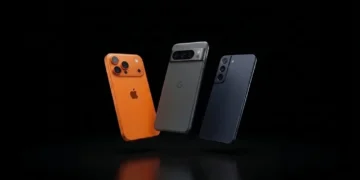 Three renewed smartphones compared, an iPhone, Google Pixel, and Samsung Galaxy phone
